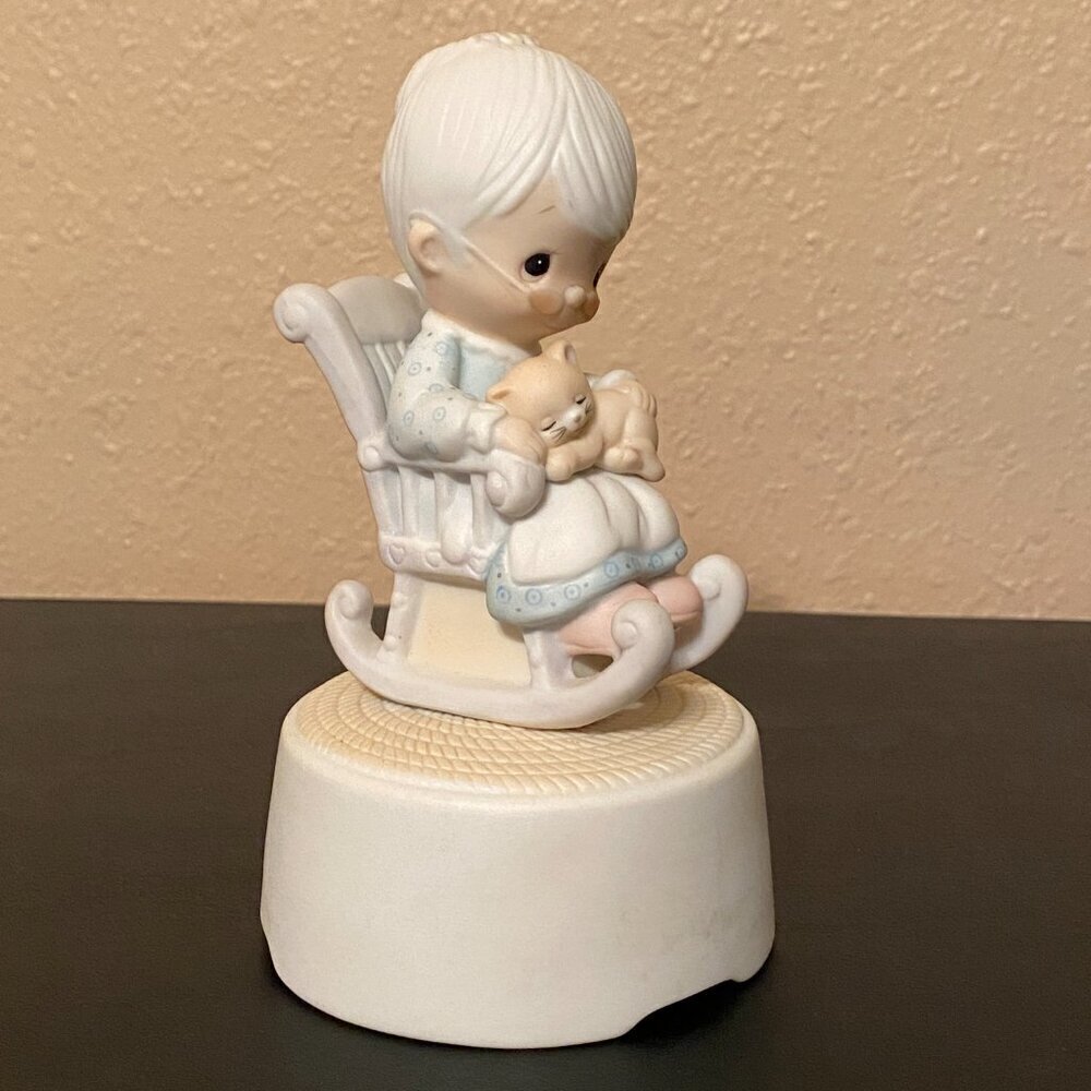 Vintage The Purrfect Grandma Precious Moments ALWAYS IN MY HEART Music Box 1981 - Picture 3 of 11